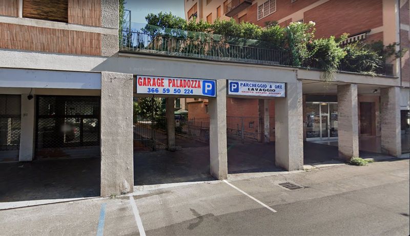Garage Paladozza - Bologna centro città Ingresso Garage Paladozza - Bologna centro città