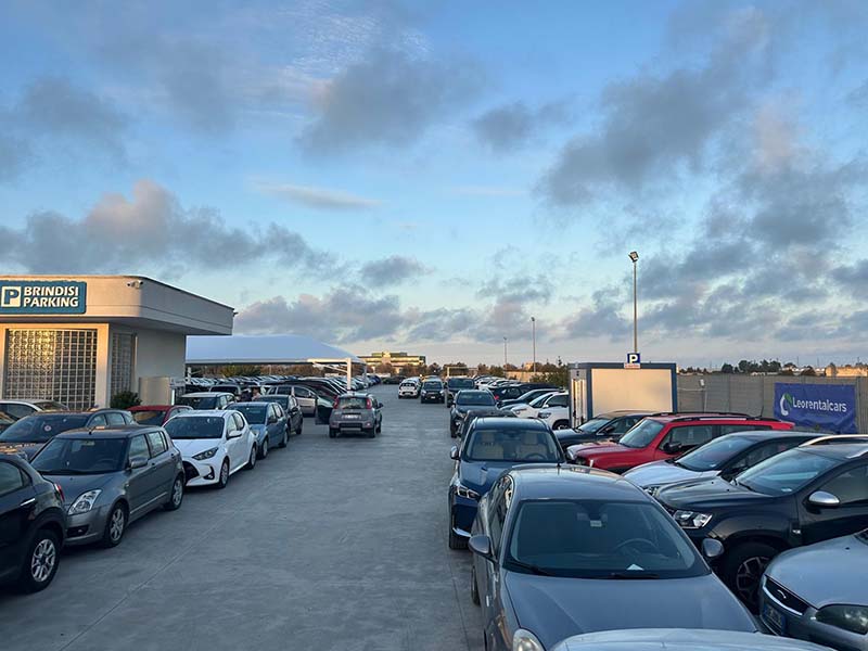 Parking Brindisi - Stazione Brindisi Posti auto scoperti Parking Brindisi - Stazione Brindisi