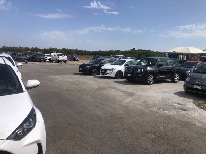 Car Wash - Aeroporto Alghero Parcheggi scoperti Car Wash - Aeroporto Alghero