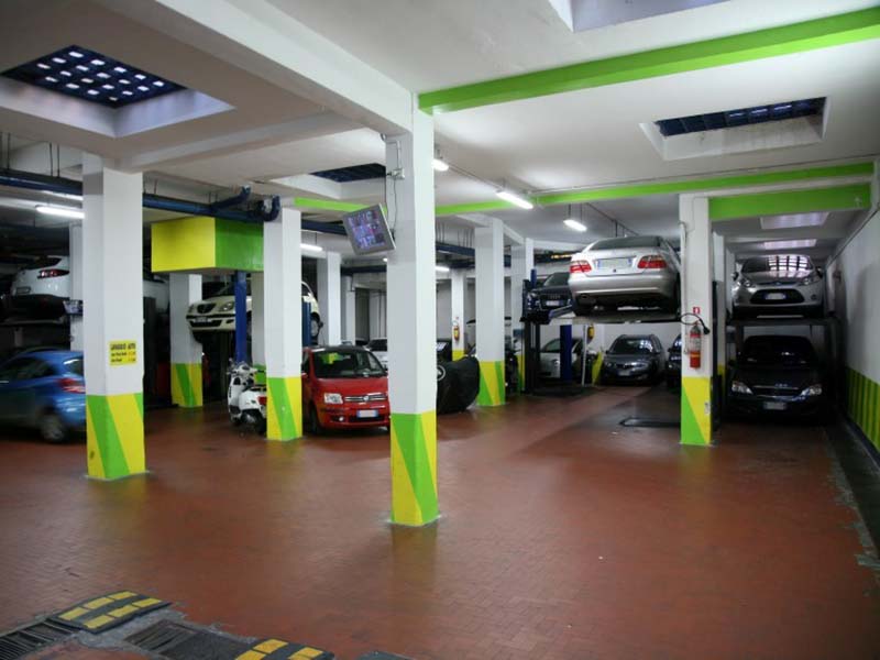 Parking Carelli - Napoli zona Vomero Posti auto al coperto Parking Carelli - Napoli zona Vomero